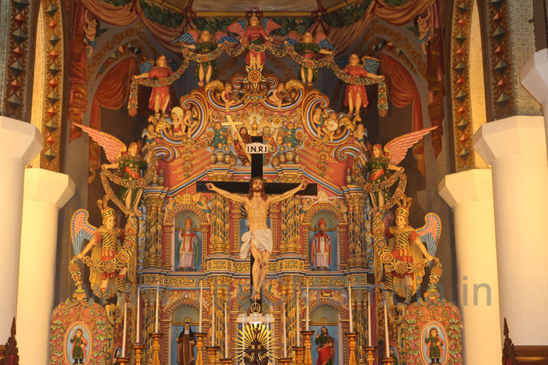 St. Mary's Metropolitan Church, Changanacherry-Altar